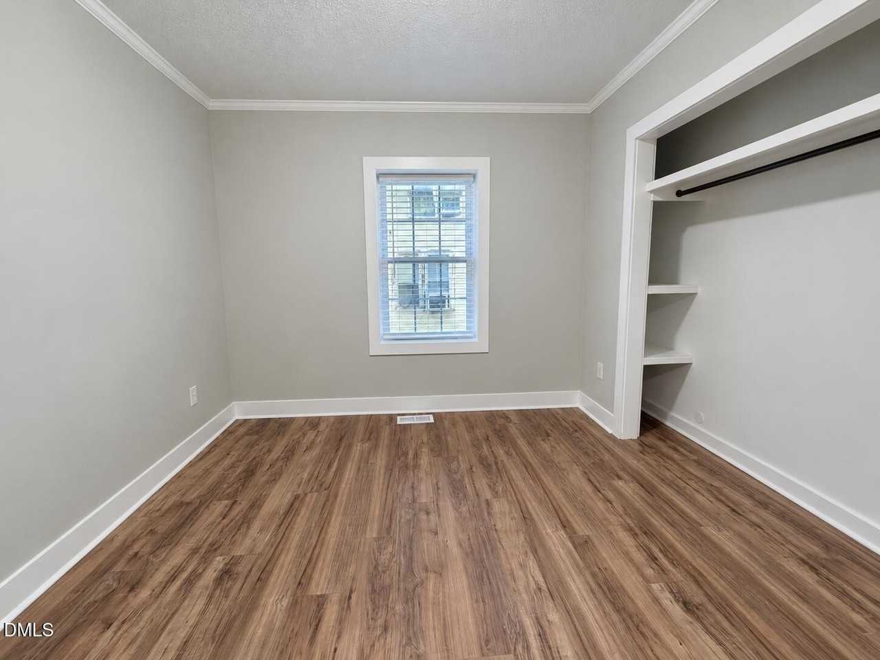 135 N West St - Photo 6 of 12