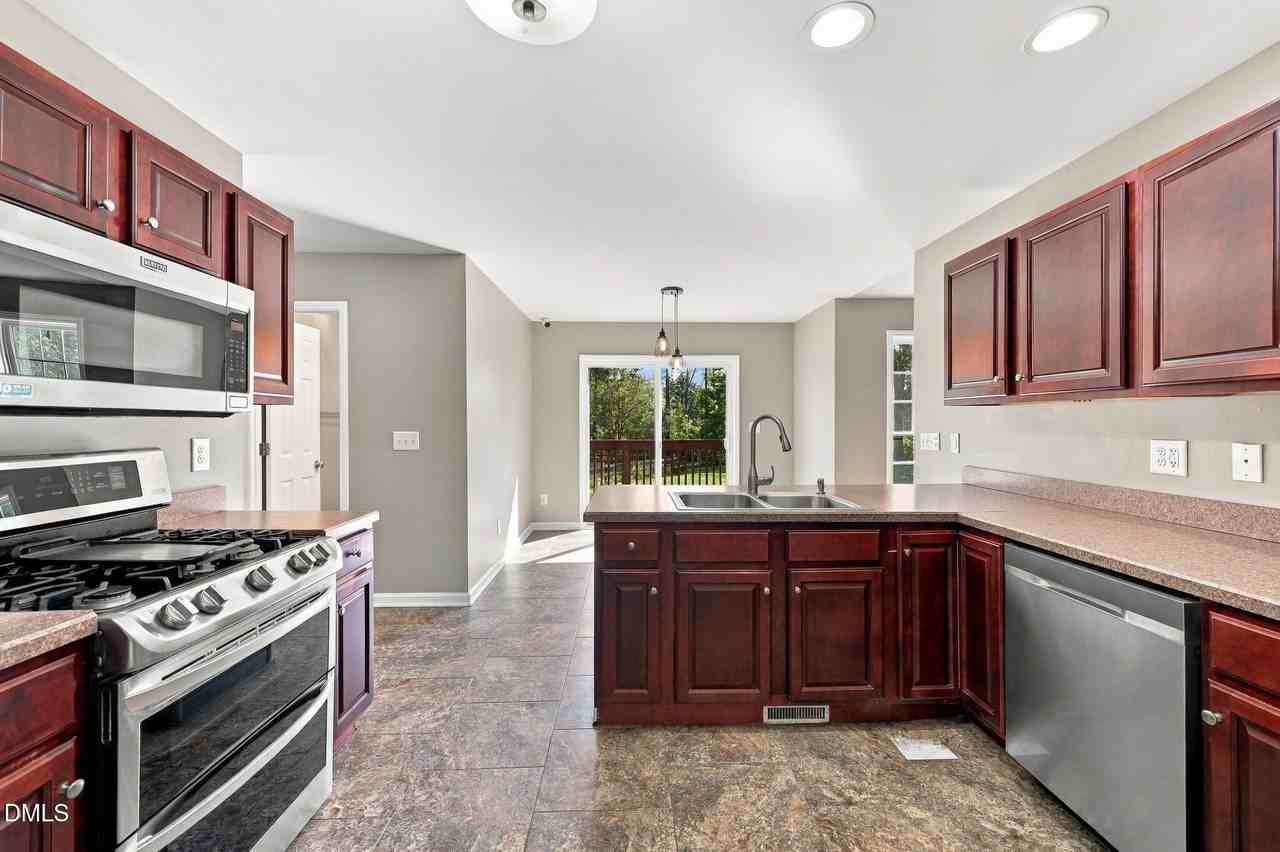 570 Buchanan Rd - Photo 5 of 43