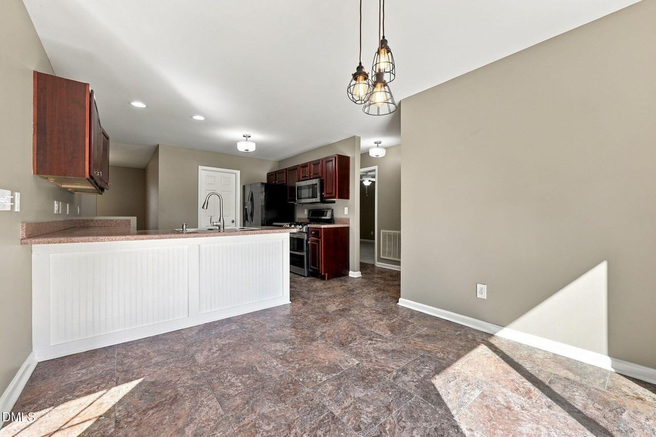 570 Buchanan Rd - Photo 7 of 43