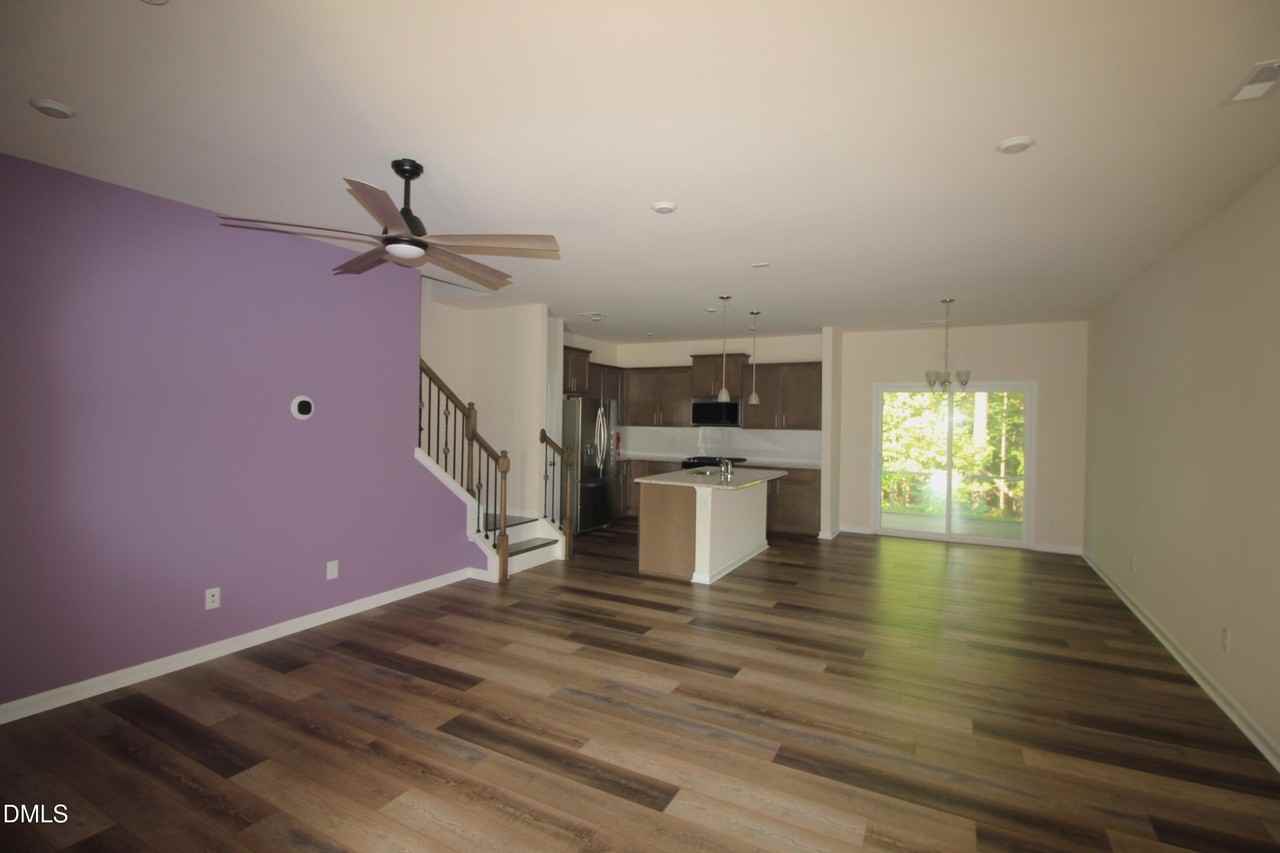 1504 Glacier Dr - Photo 3 of 21