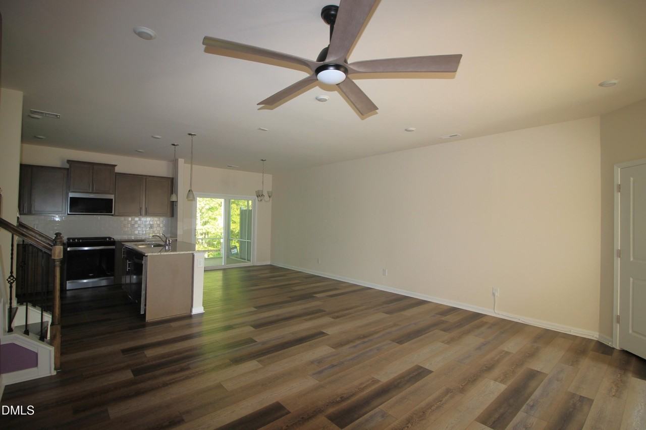 1504 Glacier Dr - Photo 5 of 21