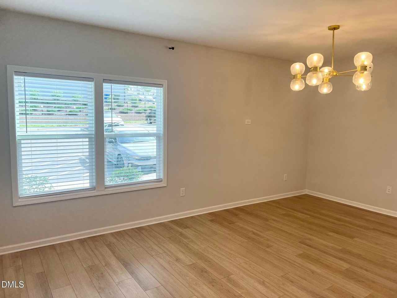 817 Oak Center Dr - Photo 6 of 32