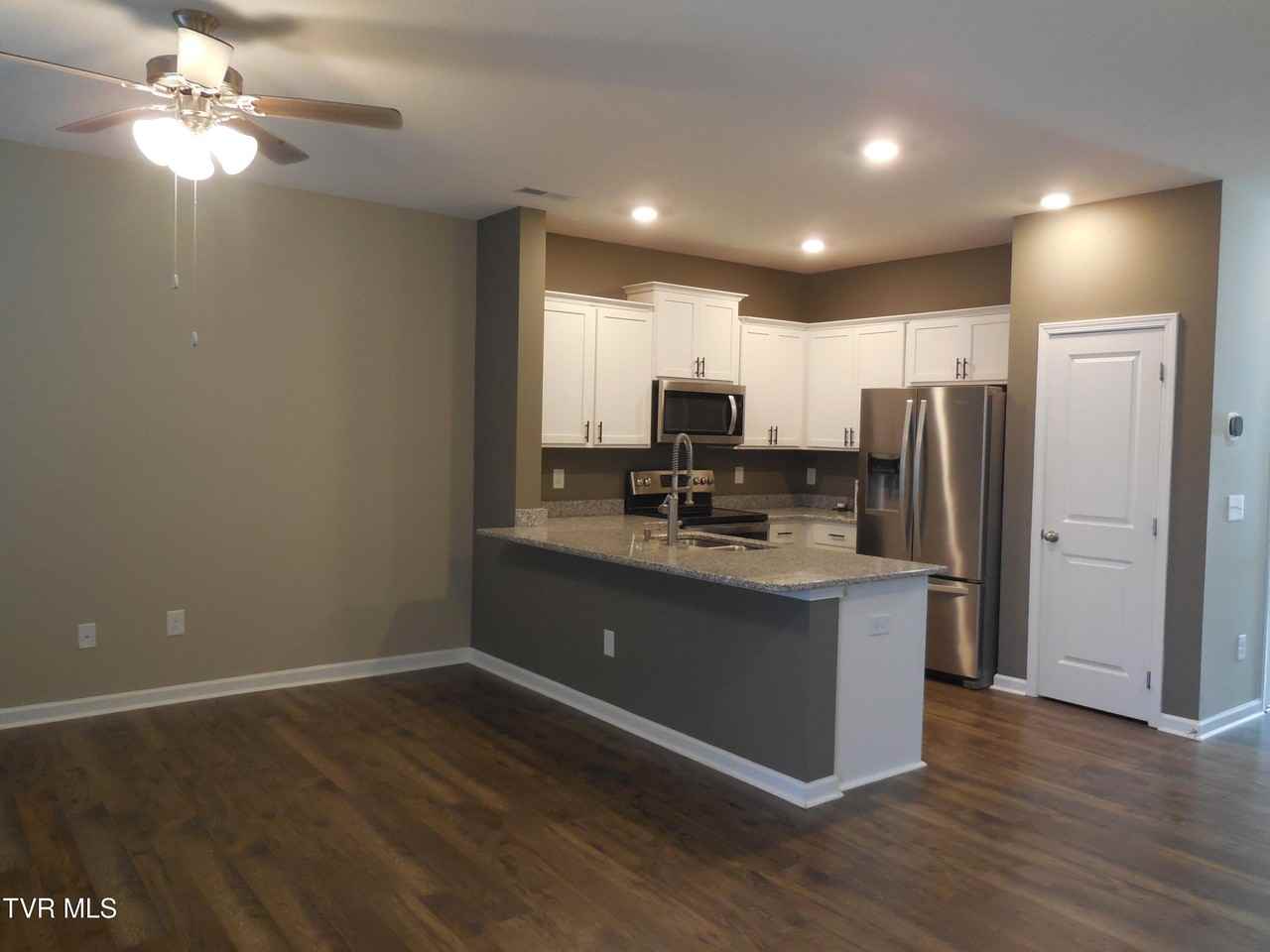 70 Moon Rock Ct #70 - Photo 3 of 20