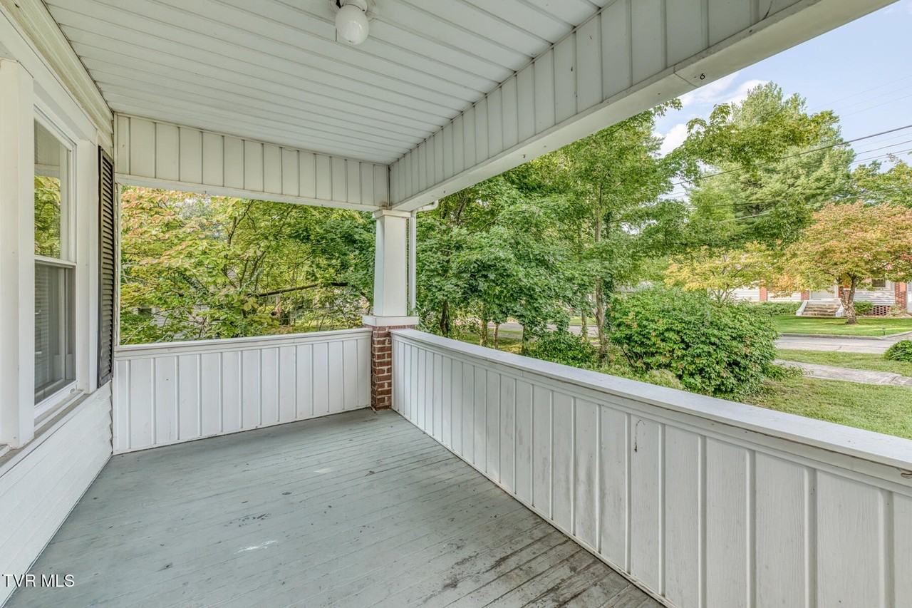 1019 Florida Ave - Photo 2 of 31
