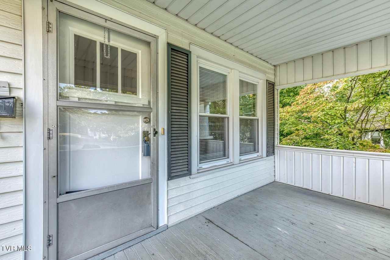 1019 Florida Ave - Photo 3 of 31