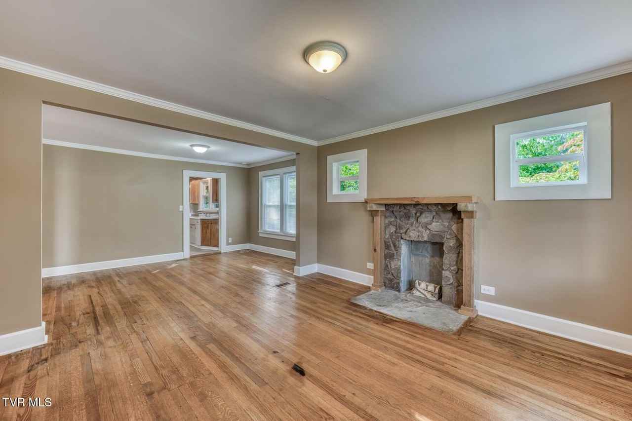 1019 Florida Ave - Photo 4 of 31