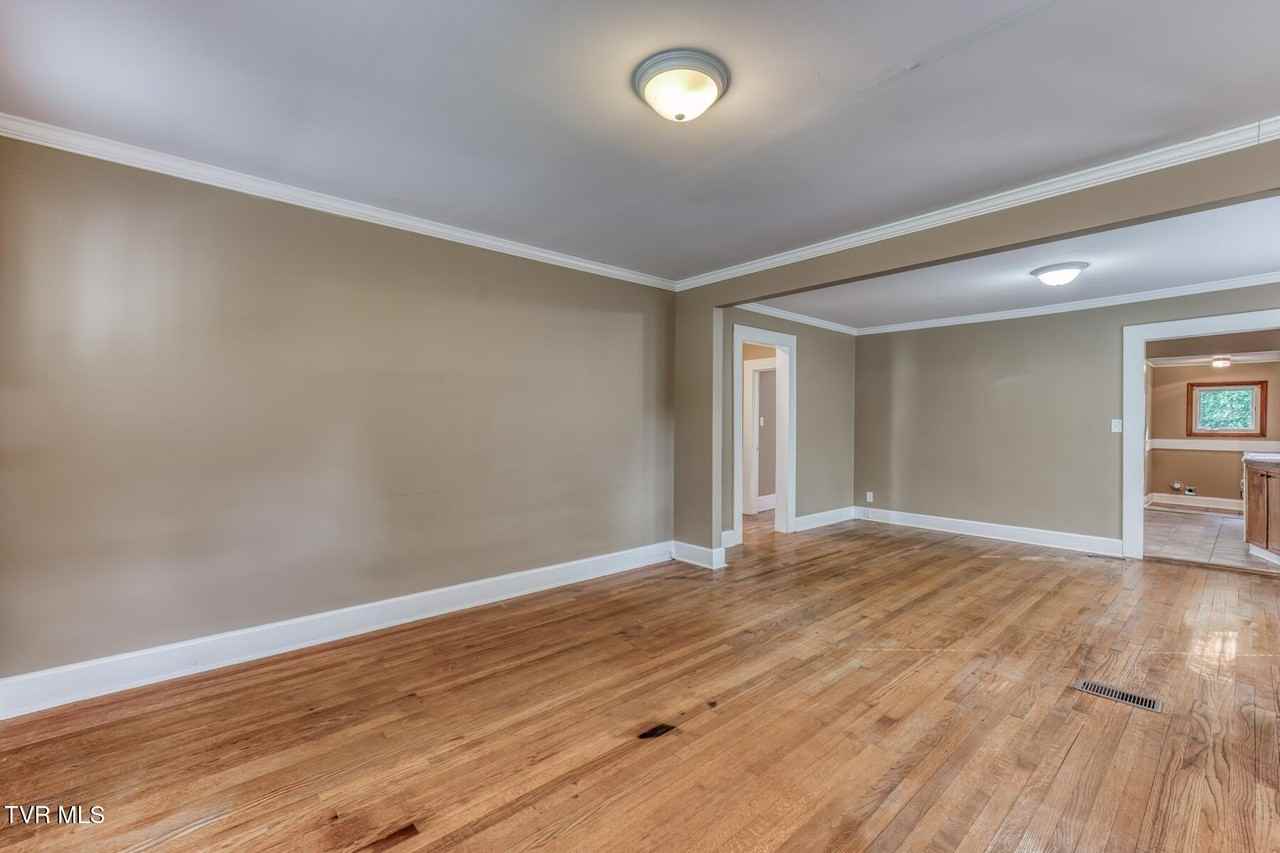 1019 Florida Ave - Photo 5 of 31