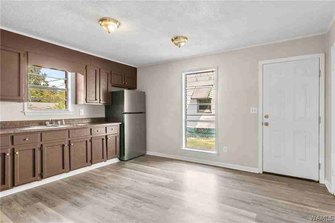 41 Washington Sq - Photo 4 of 22