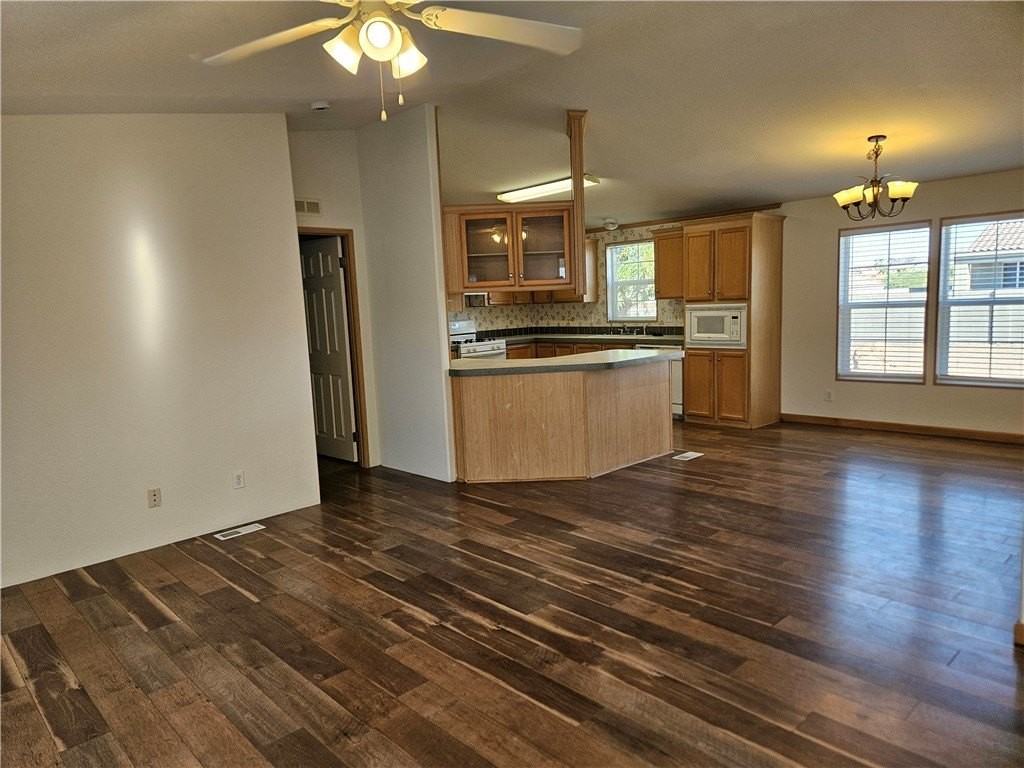 3315 S Ridge Ave - Photo 2 of 23
