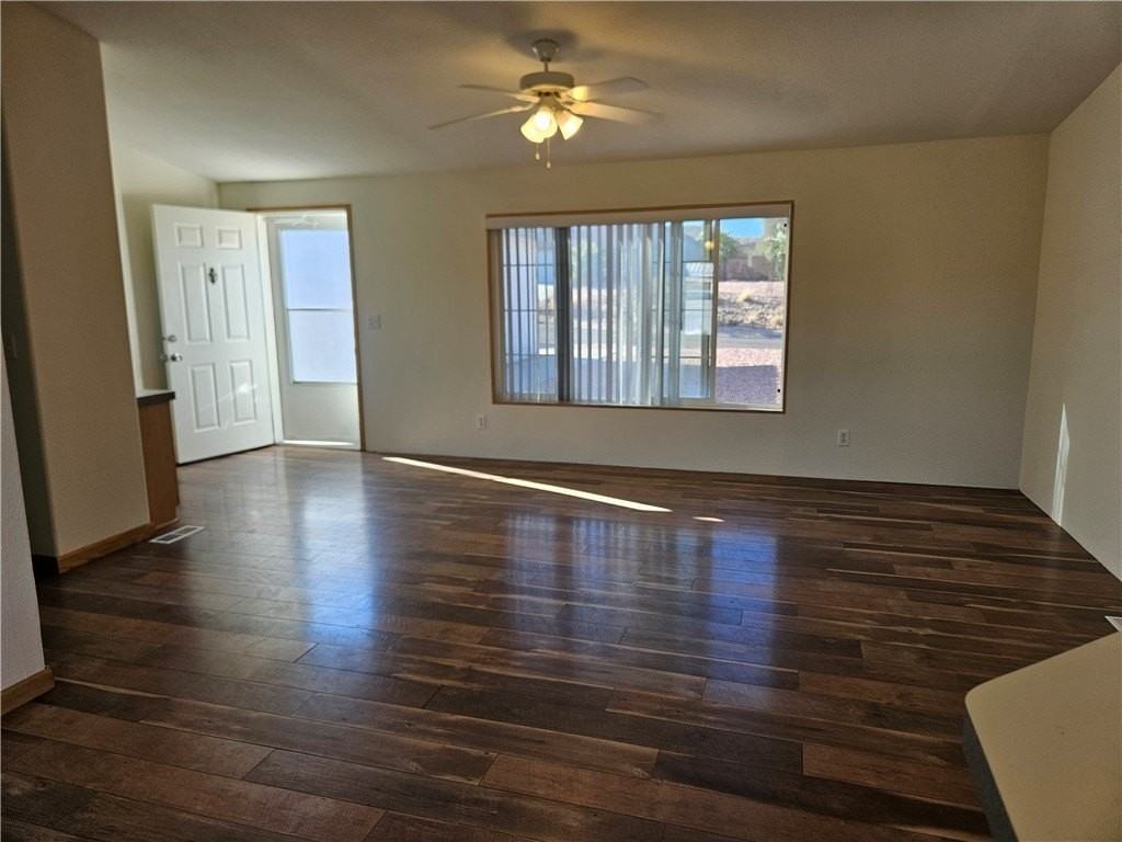 3315 S Ridge Ave - Photo 3 of 23