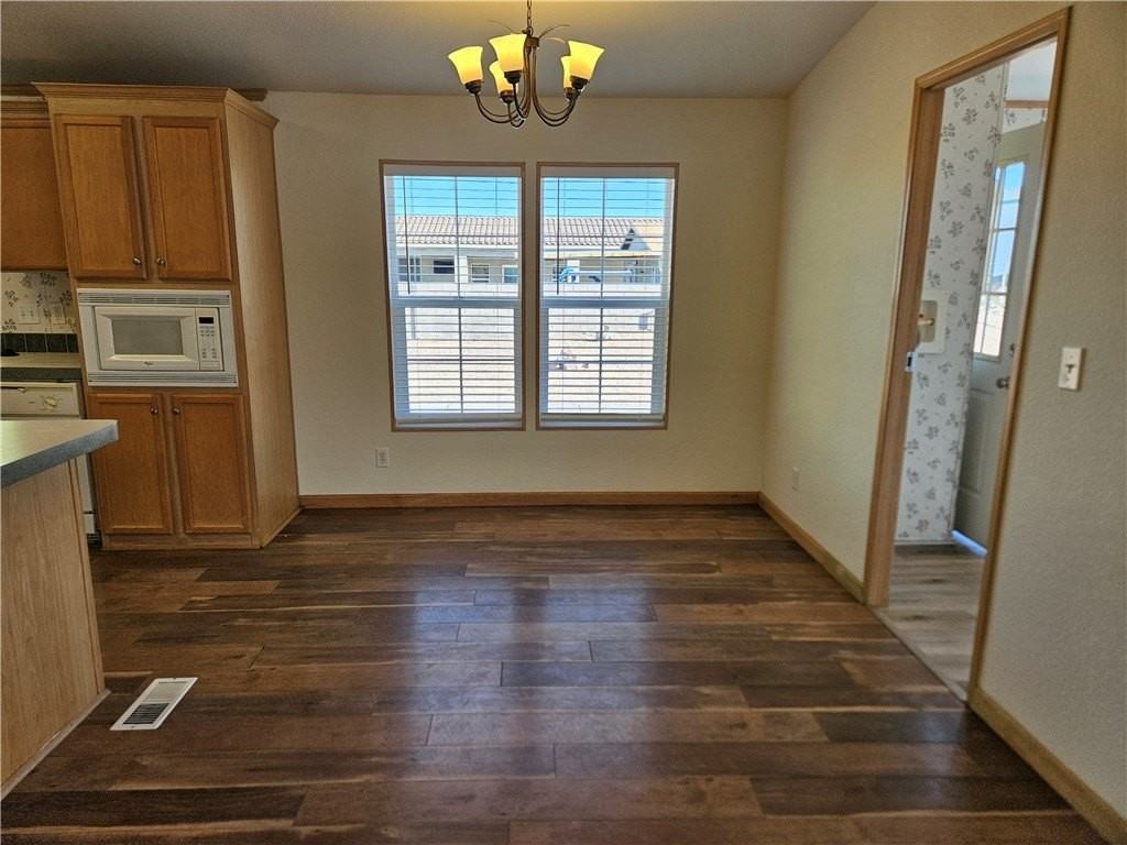 3315 S Ridge Ave - Photo 4 of 23