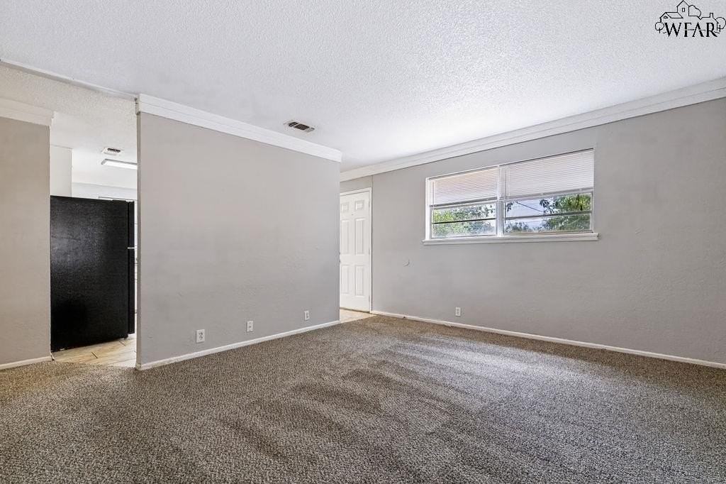 1628 Parkdale Dr - Photo 3 of 22