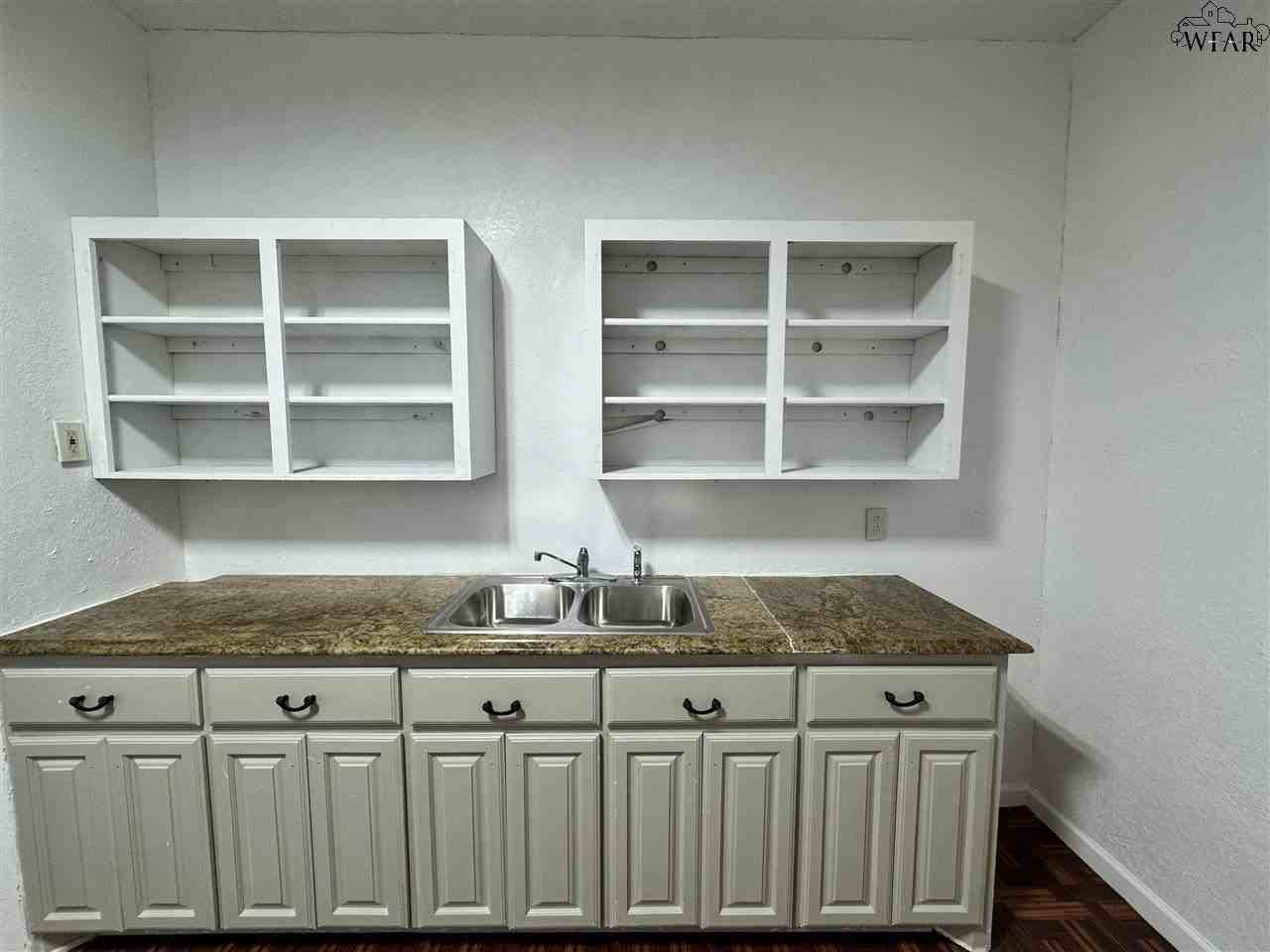 1111 Monroe St - Photo 2 of 6