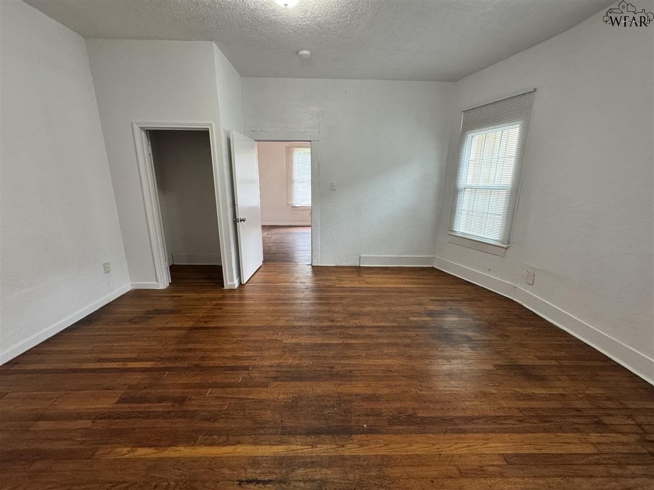 1111 Monroe St - Photo 4 of 6
