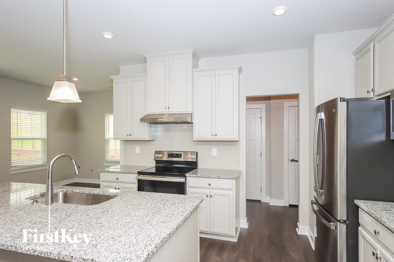 1614 Tundra Ln - Photo 5 of 15