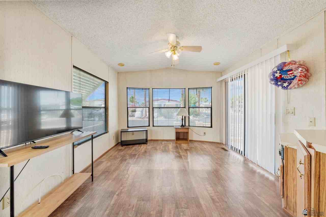 5707 E 32nd St - Photo 3 of 24
