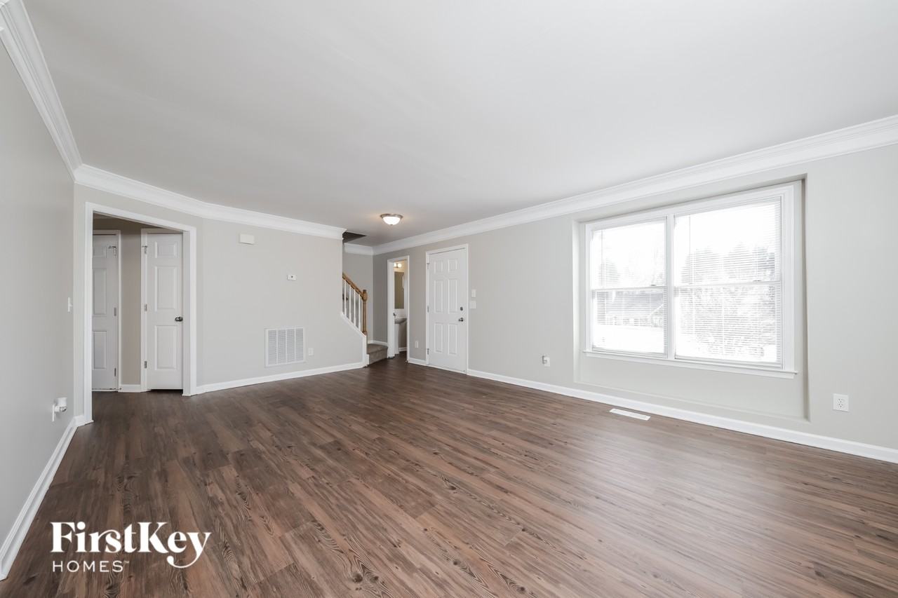 4908 Heritage Woods Ct - Photo 2 of 15
