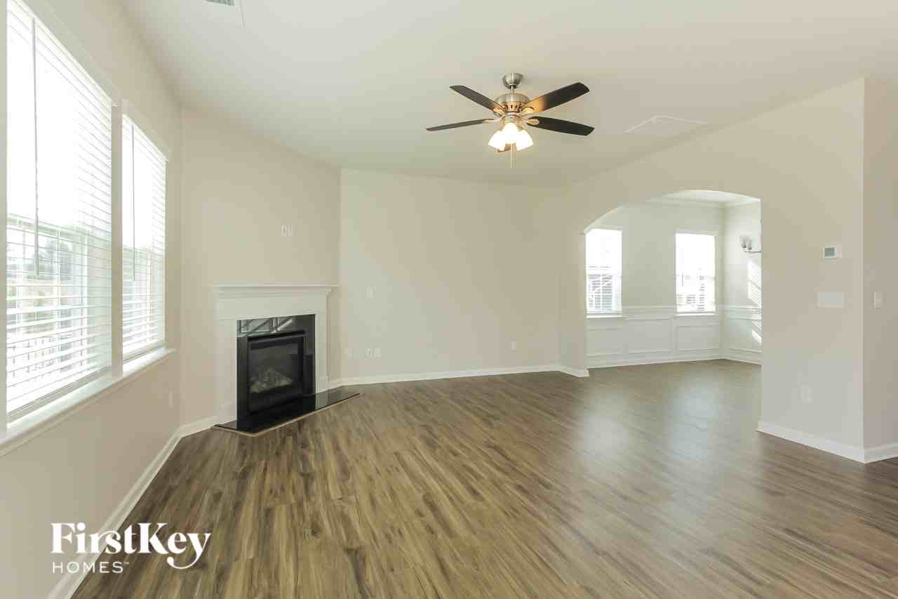 2188 Killian Creek Dr - Photo 4 of 15