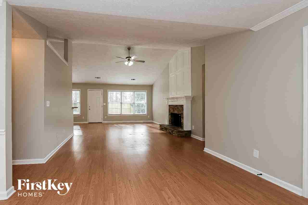 920 Springer Ct - Photo 3 of 15