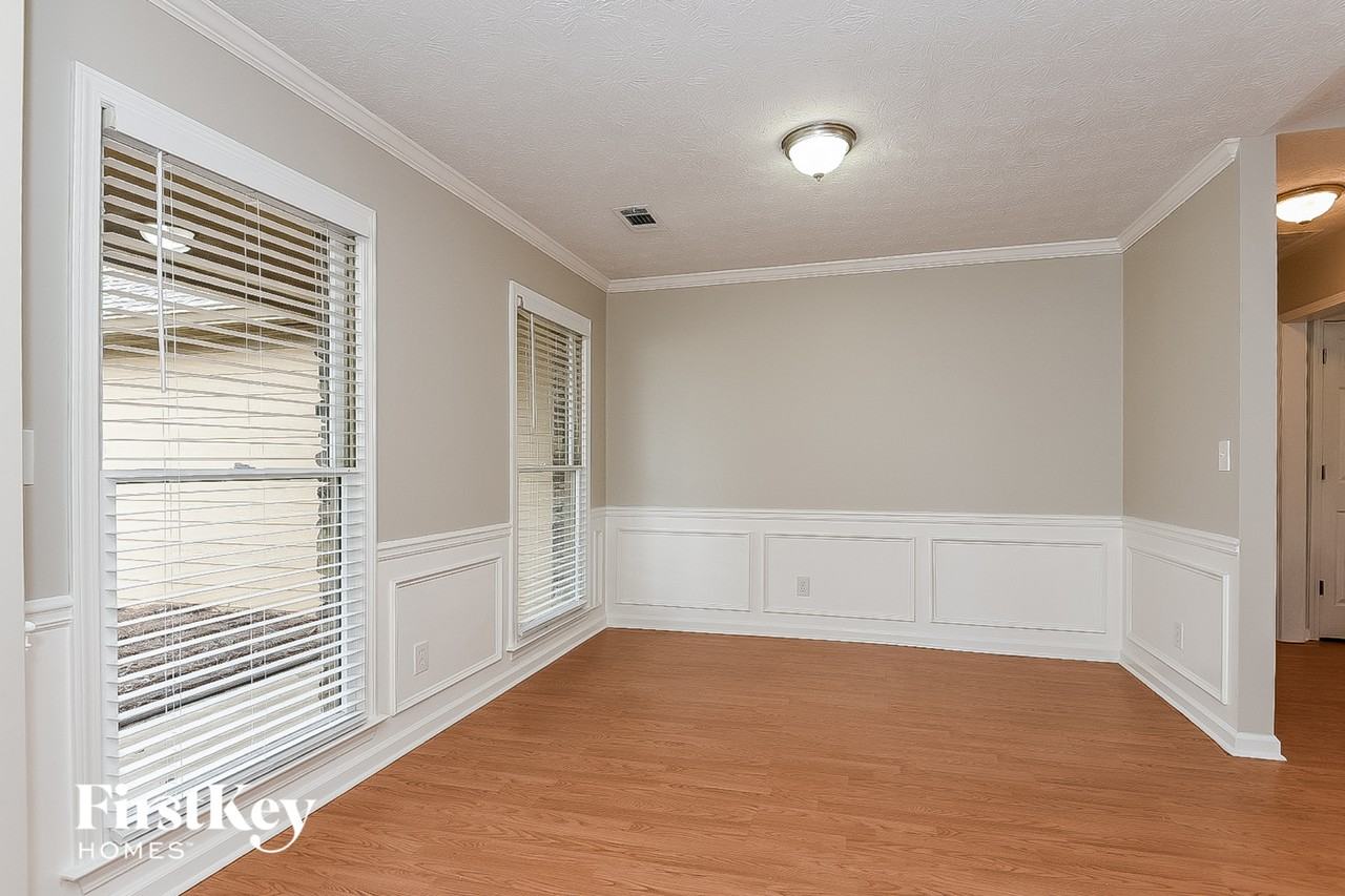 920 Springer Ct - Photo 4 of 15