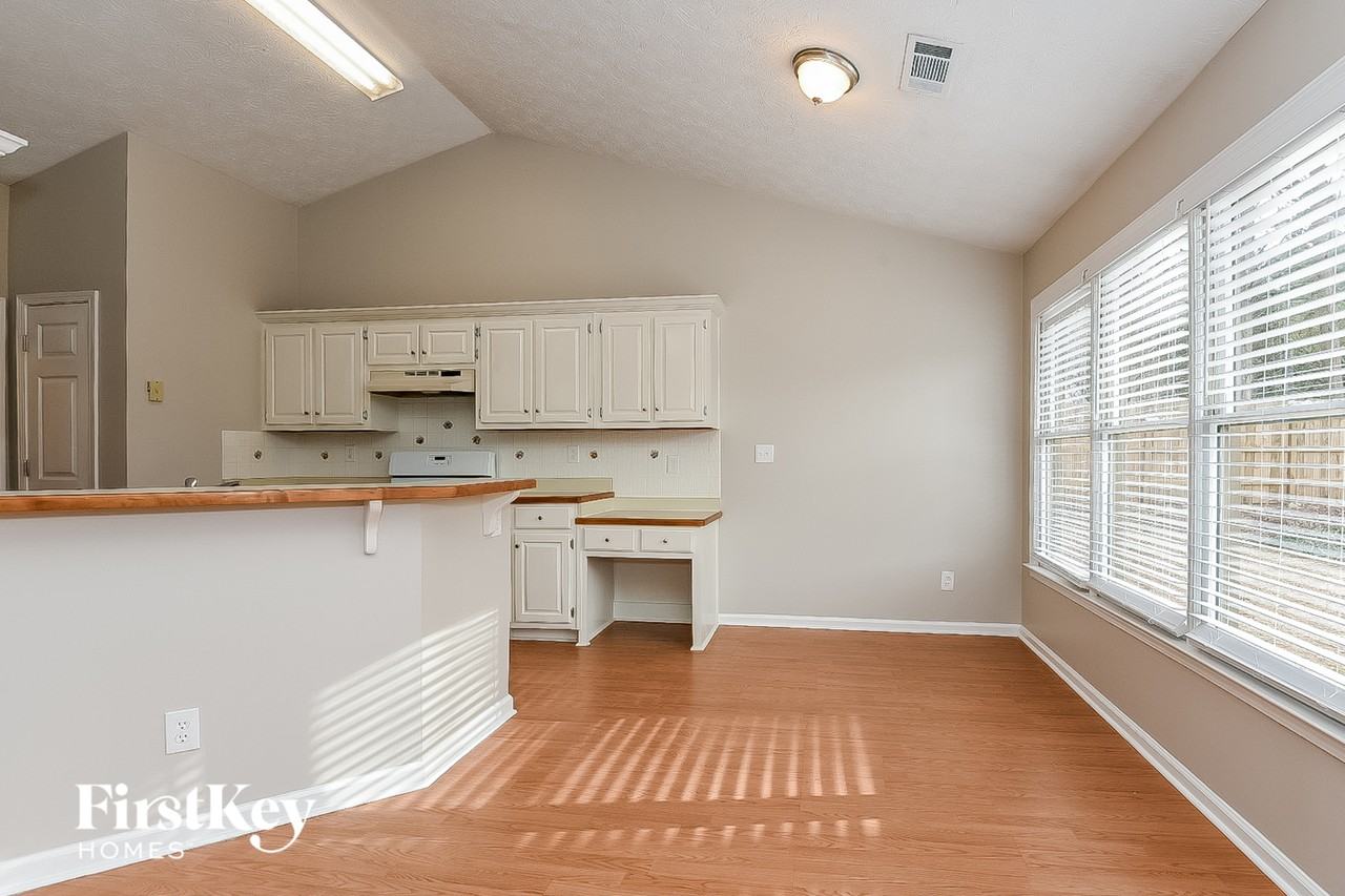 920 Springer Ct - Photo 5 of 15