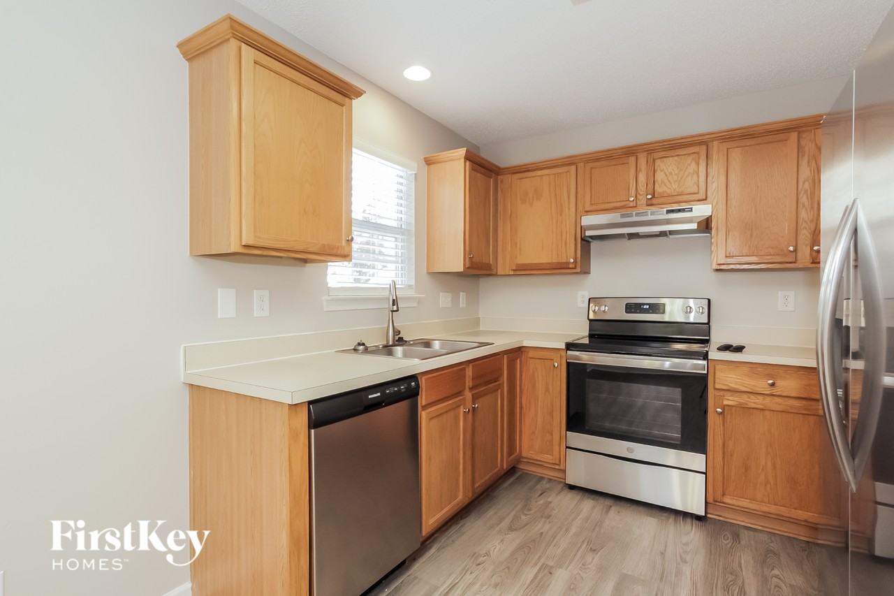 7418 Saddle Trail Ln - Photo 5 of 15