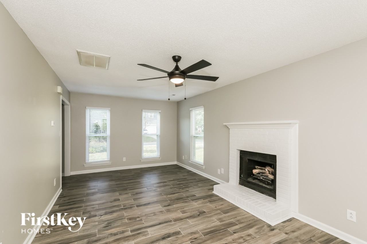 8416 Leeper Dr - Photo 3 of 15