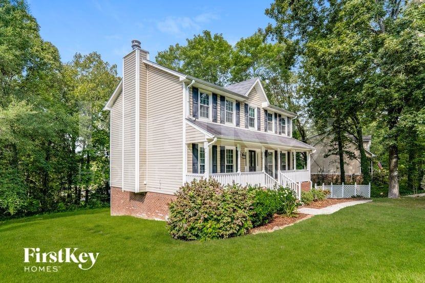 1313 Colonial Way - Photo 2 of 16