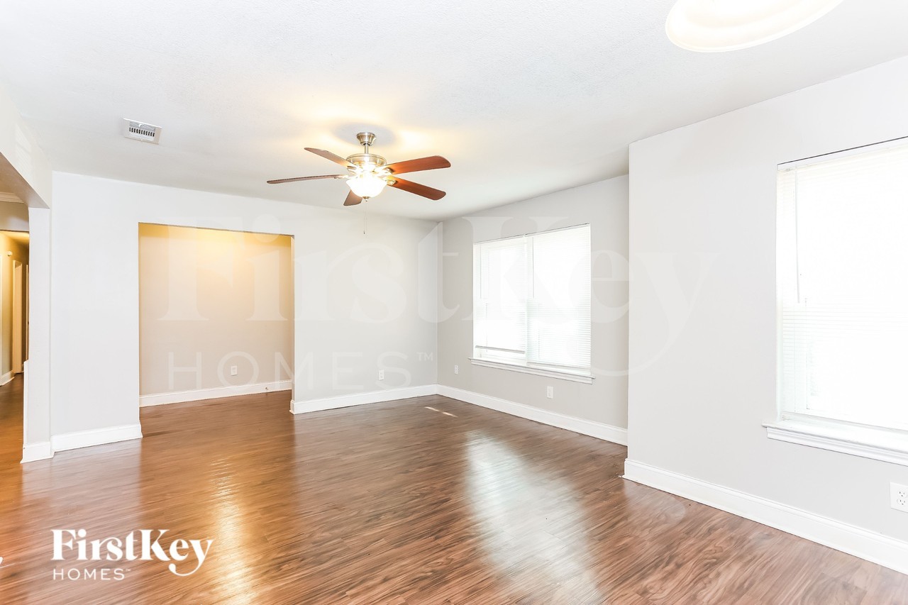 223 Linda Ln - Photo 6 of 17