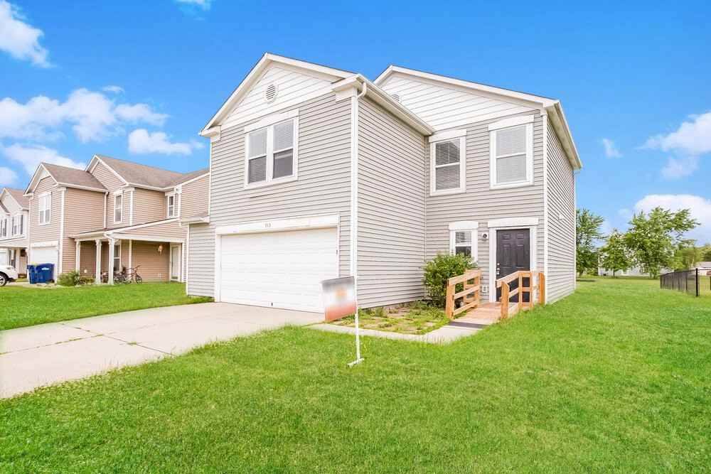 313 Long Bow St - Photo 2 of 25