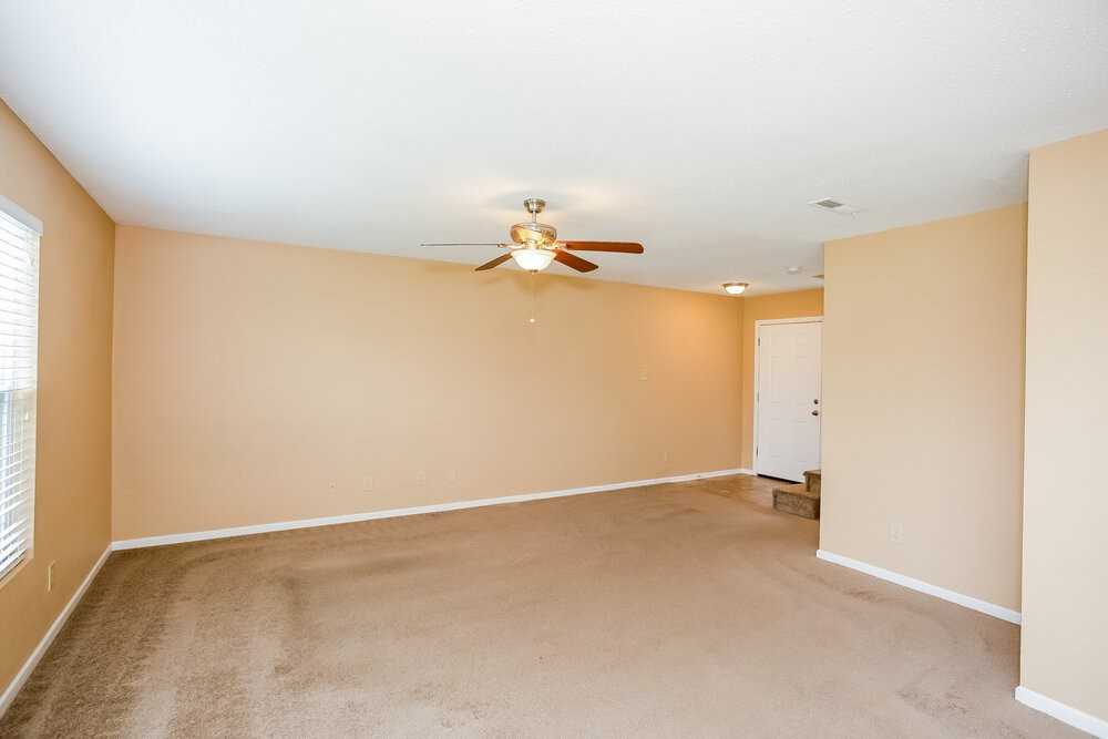 313 Long Bow St - Photo 4 of 25
