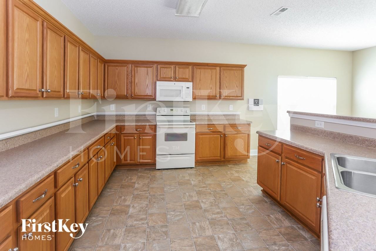 9803 Falling Stream Dr - Photo 6 of 15