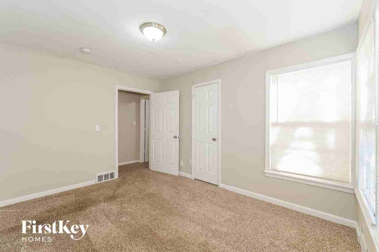 9600 E 43rd St - Photo 7 of 16
