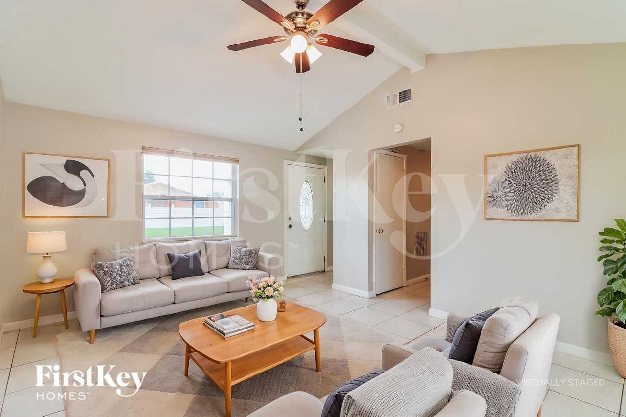 8508 Olympic Ct - Photo 4 of 20