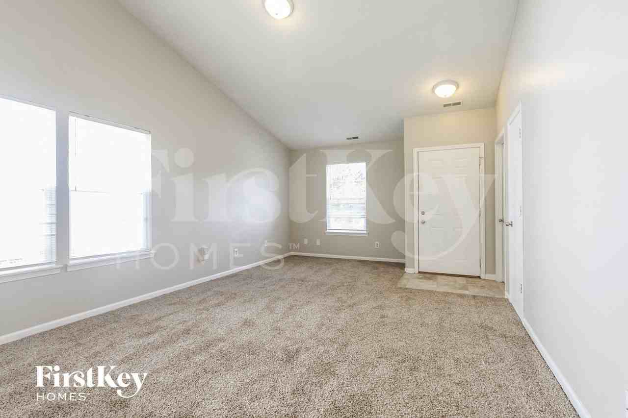 8332 Country Meadows Dr - Photo 3 of 15