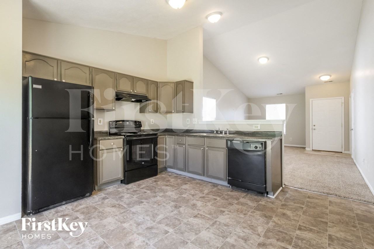 8332 Country Meadows Dr - Photo 4 of 15