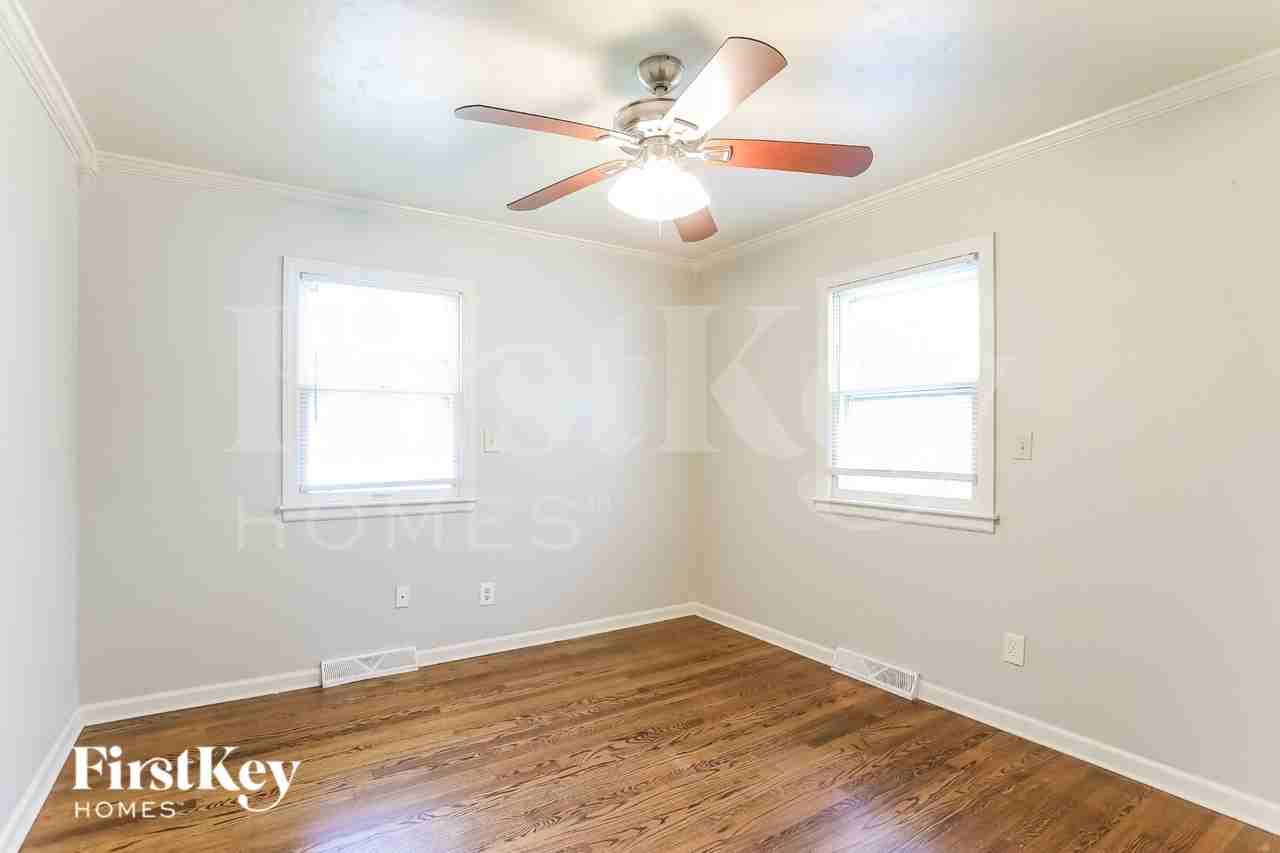 7704 E 48th St - Photo 7 of 16