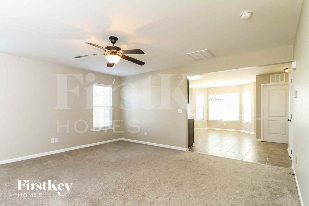 5699 Misty Hill Cir - Photo 4 of 15