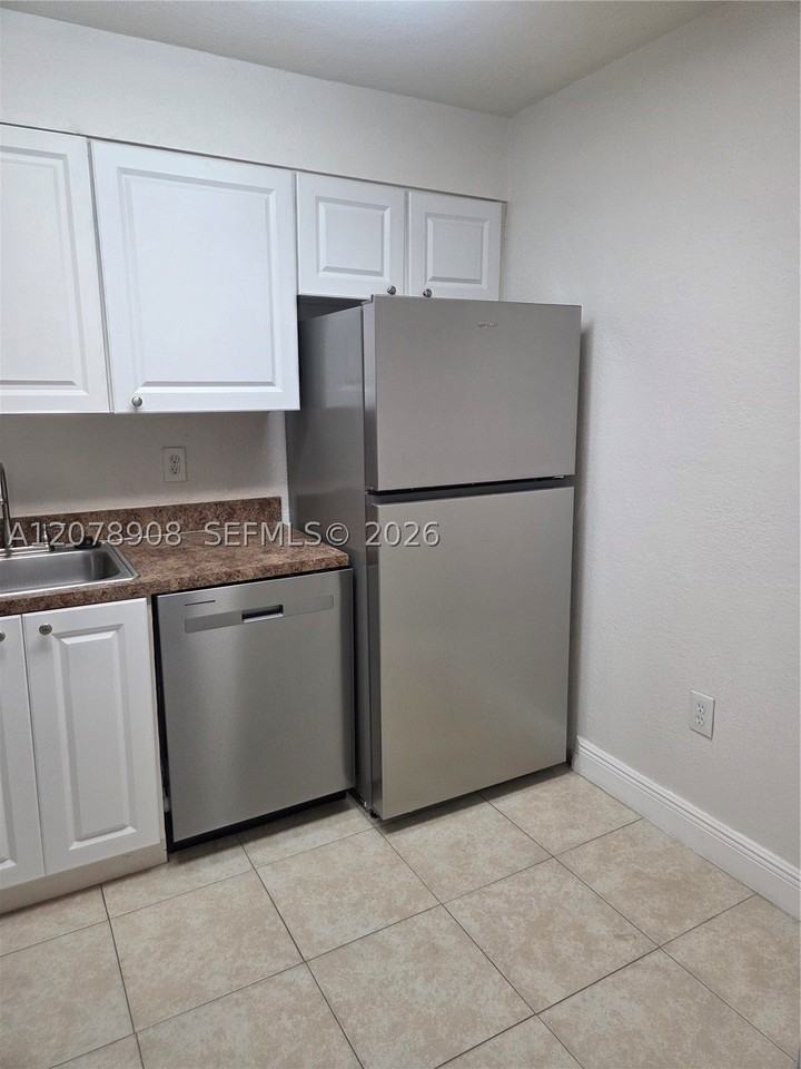 4910 Nw 79th Ave #201 - Photo 4 of 15