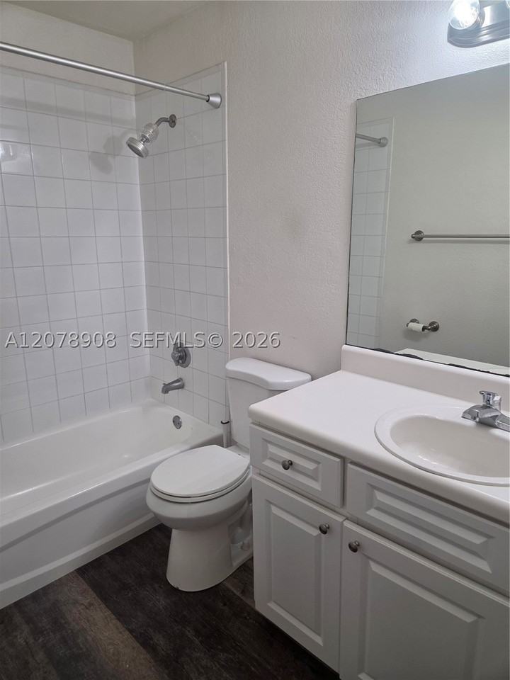 4910 Nw 79th Ave #201 - Photo 7 of 15