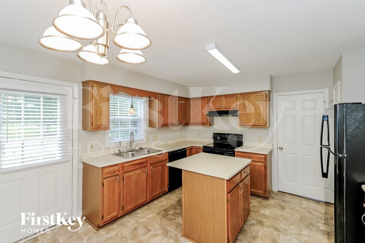 4600 Pine Cove Rd - Photo 6 of 16