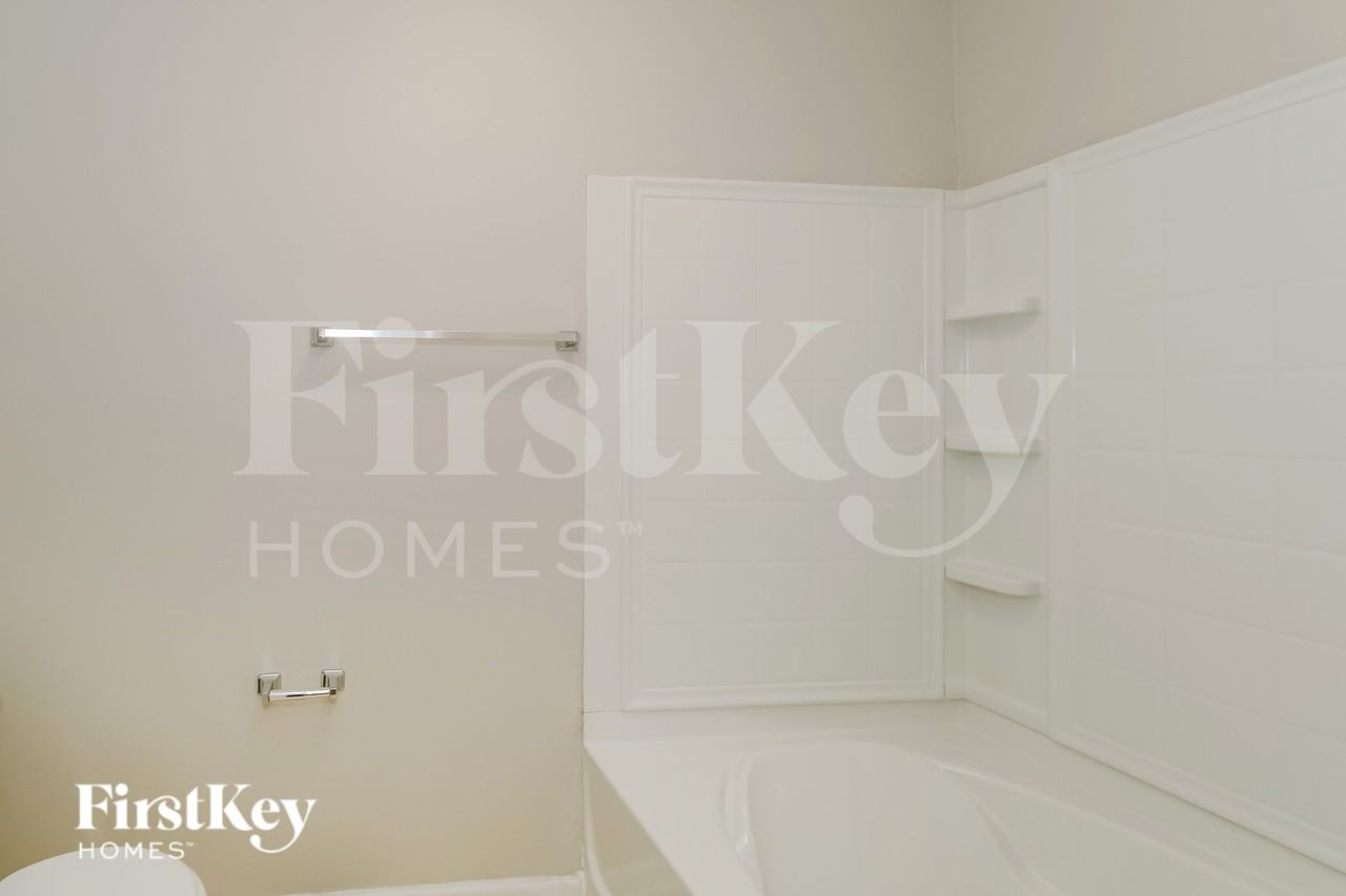 4600 Pine Cove Rd - Photo 7 of 16