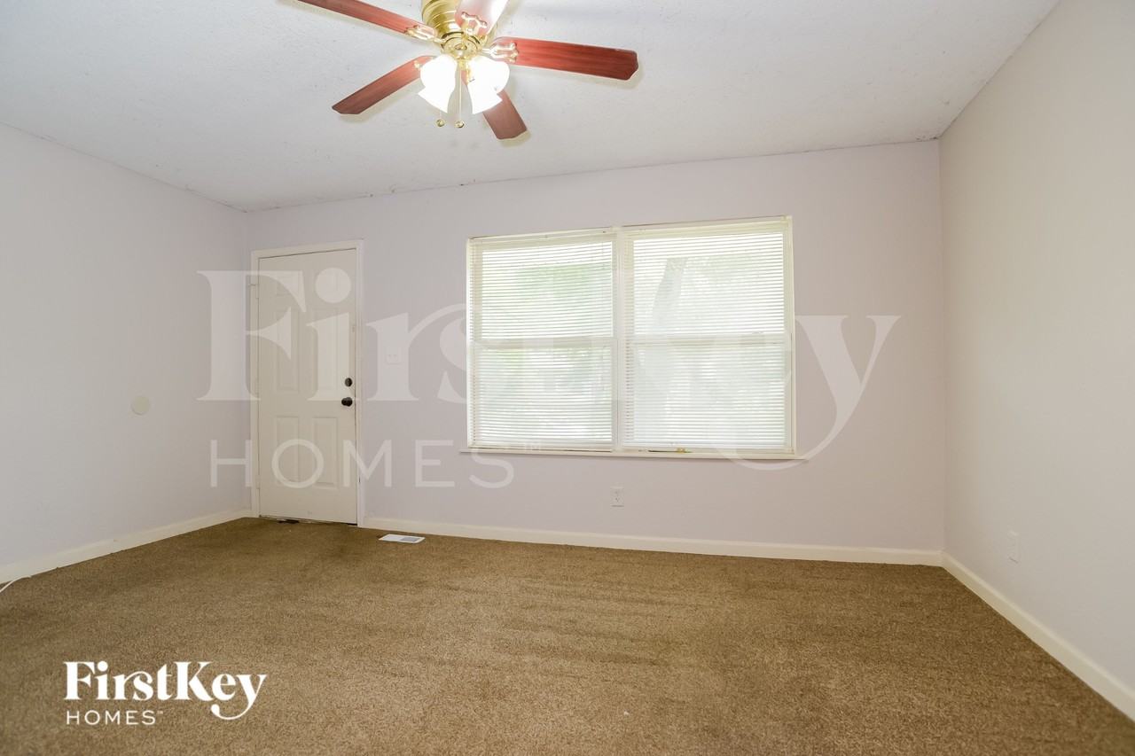 4310 Ditzler Ave - Photo 3 of 15