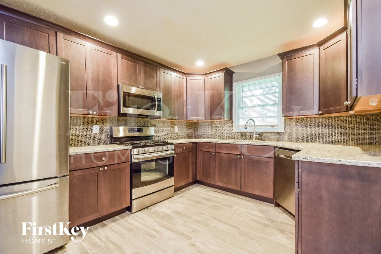 1885 Long Dr - Photo 6 of 15