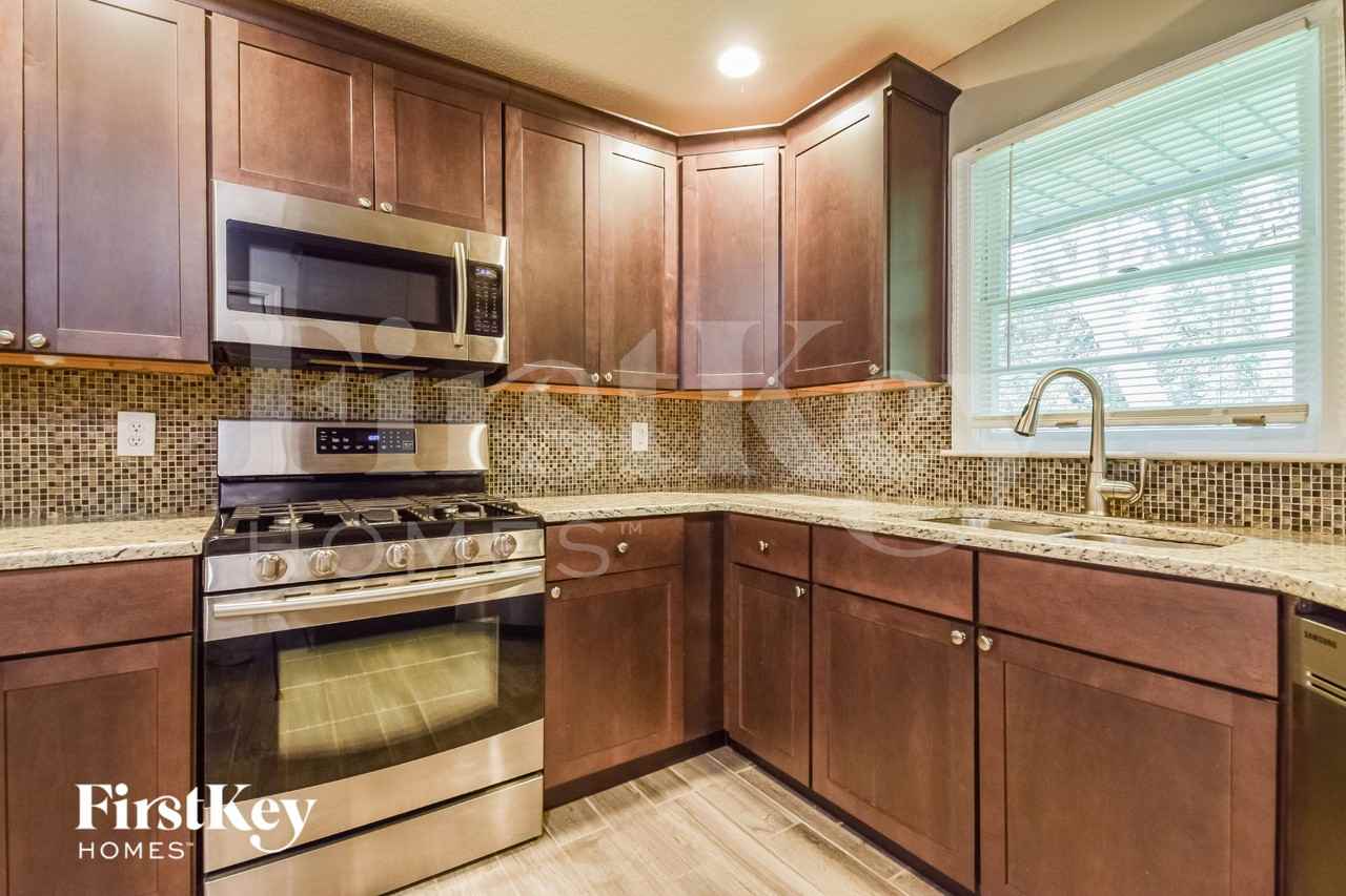 1885 Long Dr - Photo 7 of 15