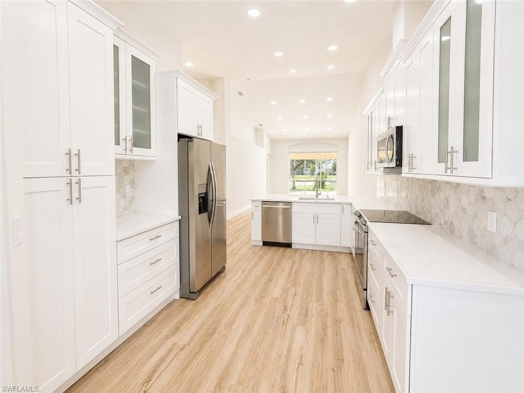 8204 Ibis Cove Cir #B212 - Photo 2 of 31