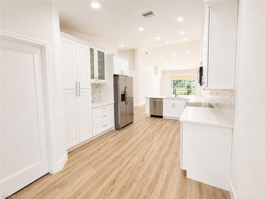 8204 Ibis Cove Cir #B212 - Photo 7 of 31