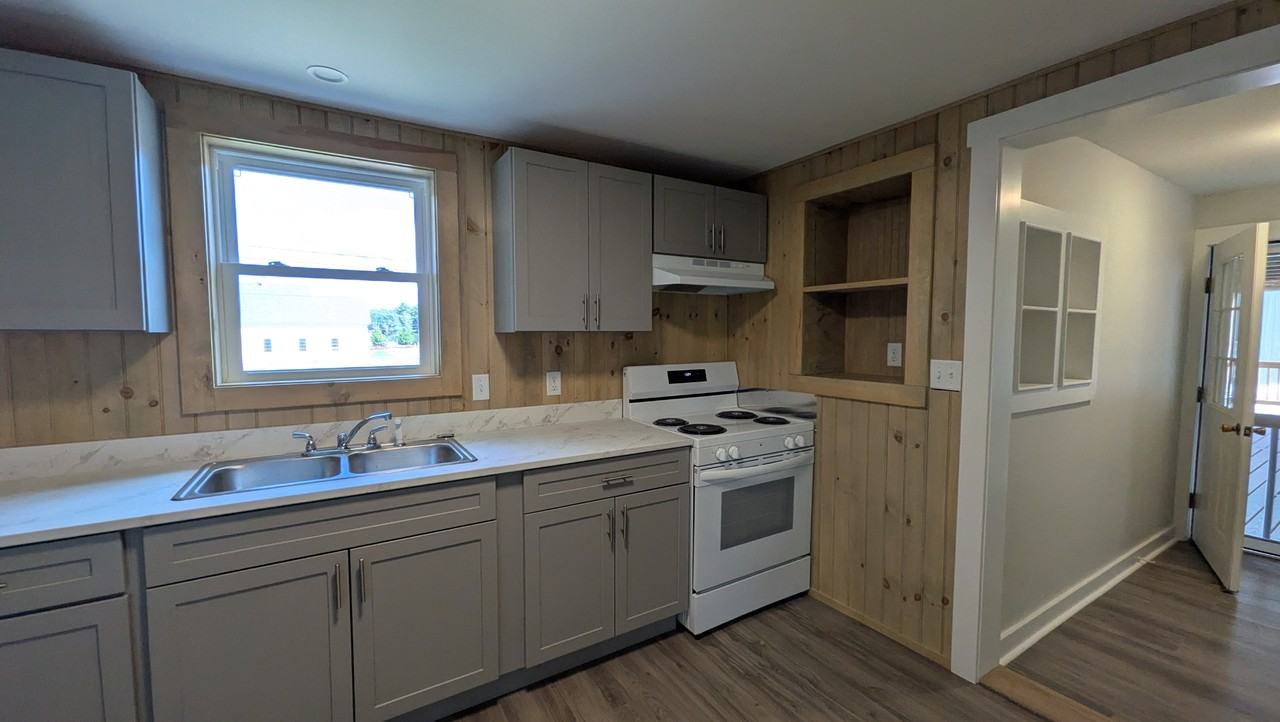 64D Portland St - Photo 3 of 13