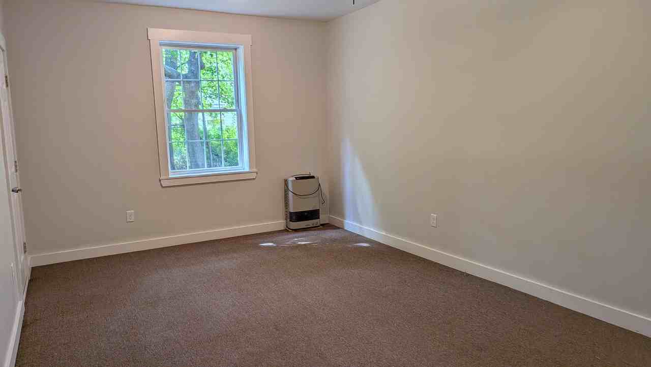 64D Portland St - Photo 6 of 13