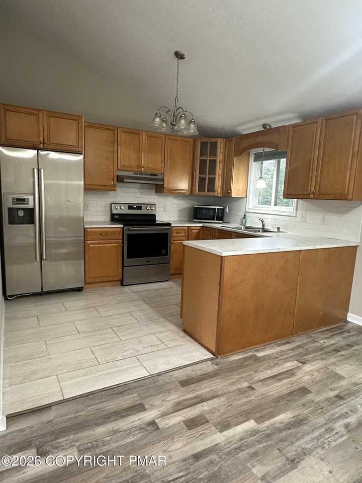1129 Trapper Ln - Photo 4 of 16